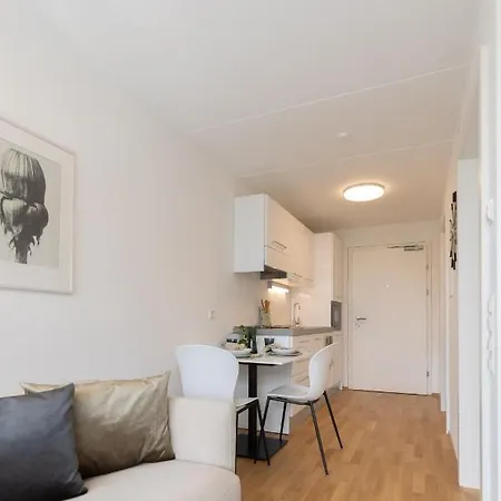Smart Living Apartment *
